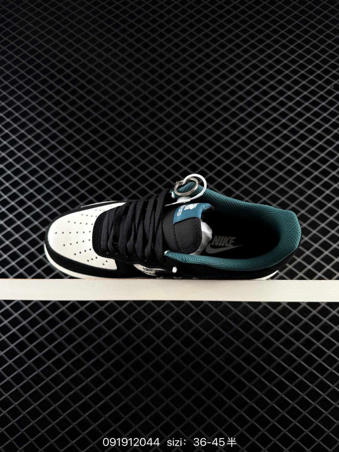 UNDEFEATED x Nike Air Force 1